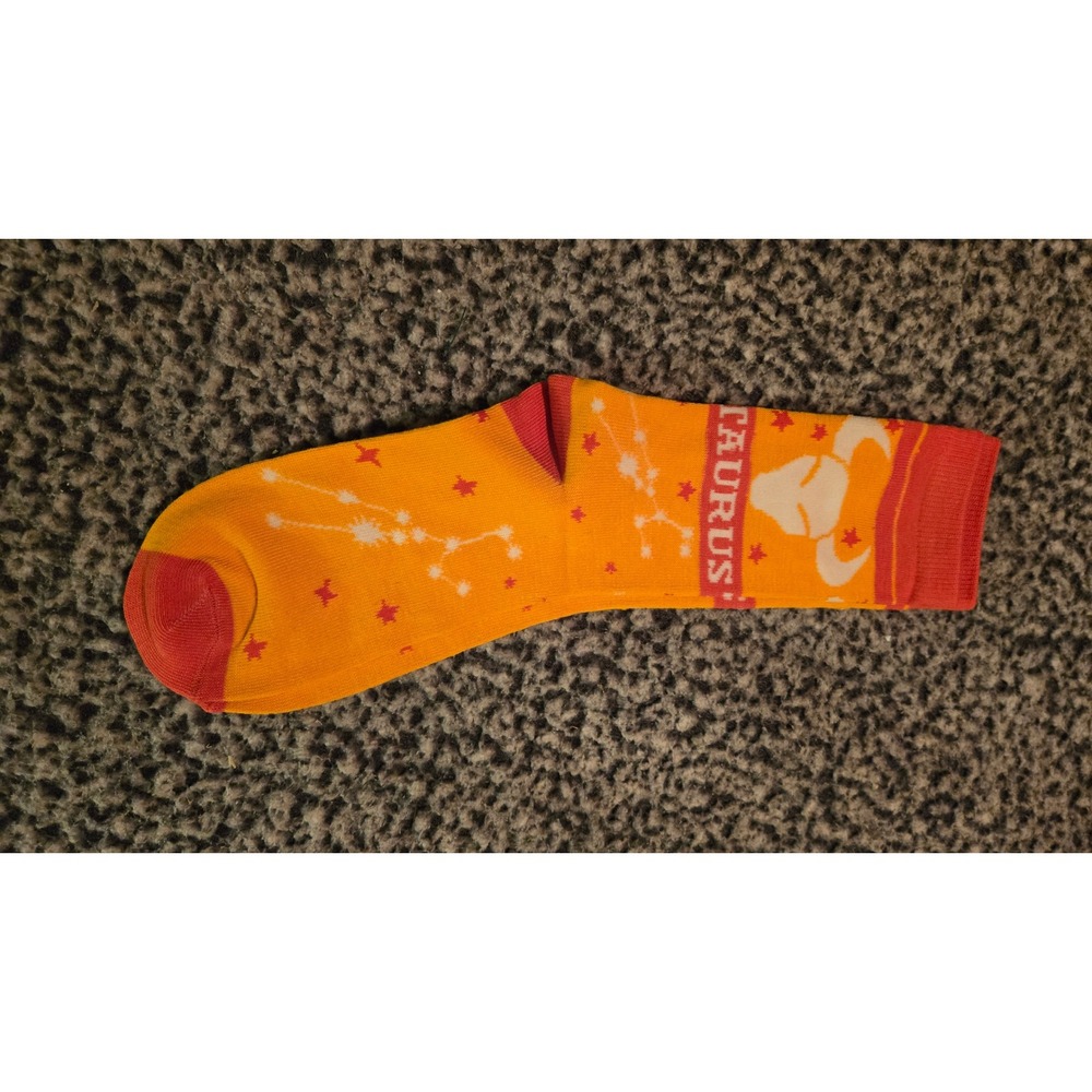Taurus Zodiac Constellation Crew Fashion Socks Orange Red Stars Size 9-11‎ NEW